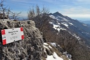 54 Sono alla croce del Monte Ocone (1351 m.) con vista verso il dirimpettaio Monte Tesoro (1432 m)
